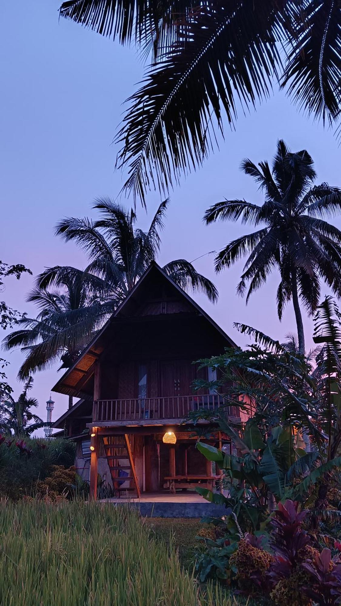 Dewi Rinjani Homestay Тетебату Екстер'єр фото