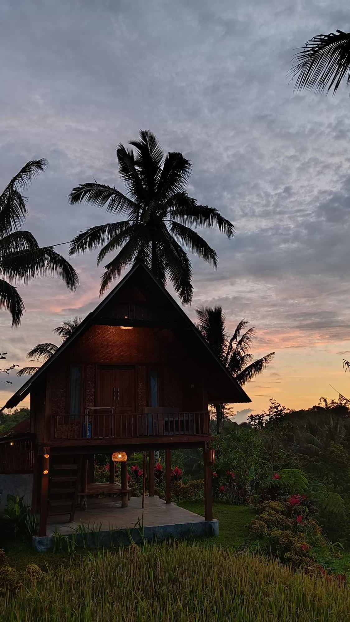Dewi Rinjani Homestay Тетебату Екстер'єр фото