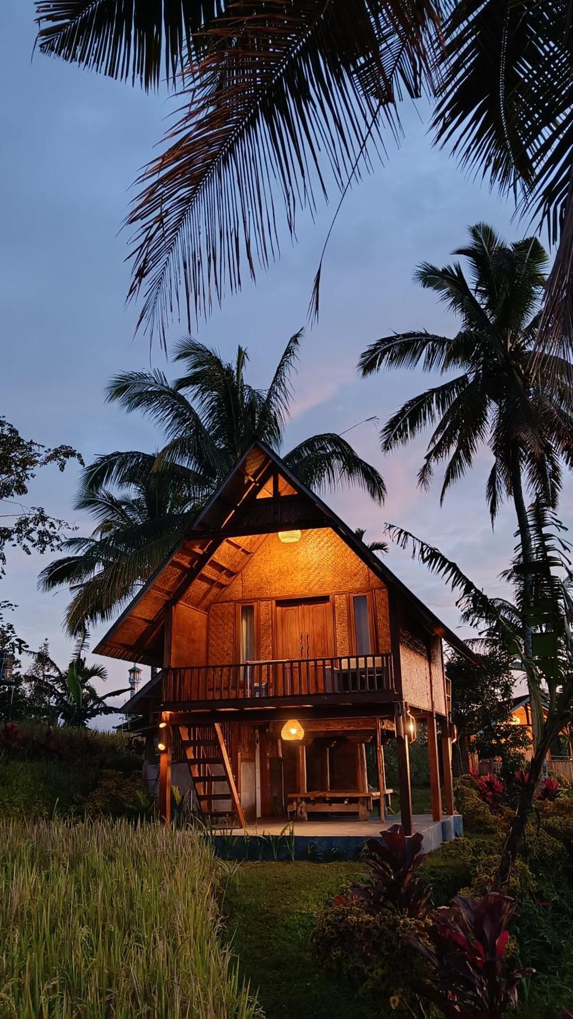 Dewi Rinjani Homestay Тетебату Екстер'єр фото